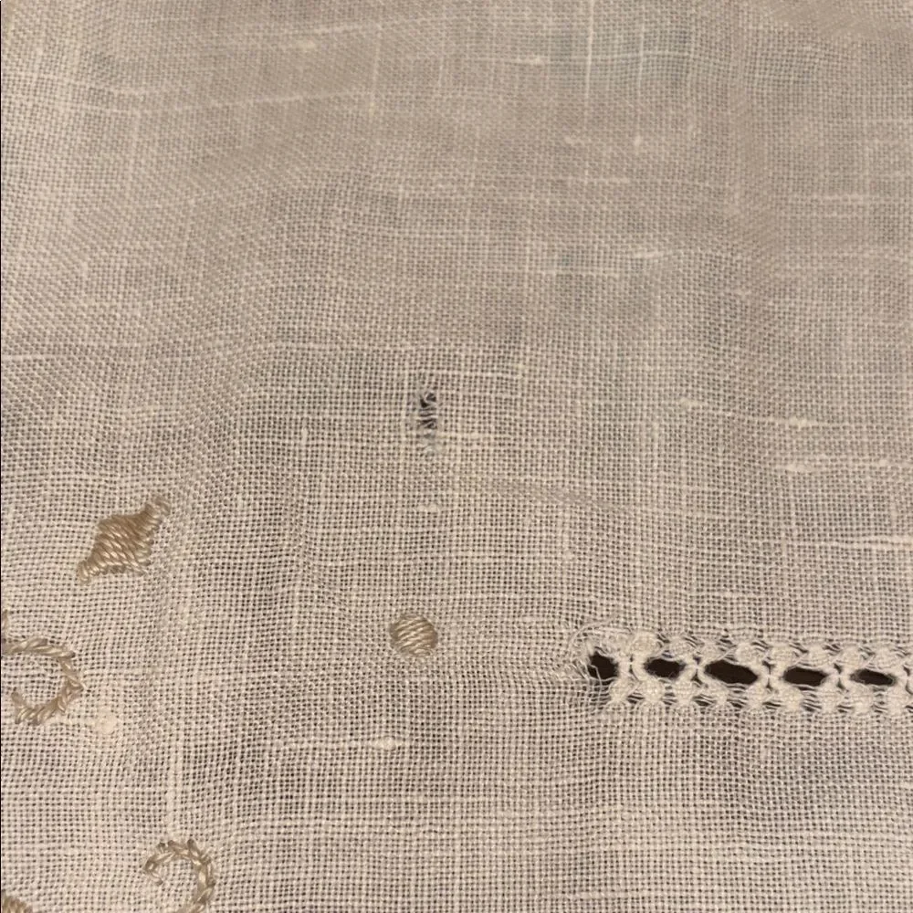 Vintage  Cream Embroidered Tablecloth 33x31.5”